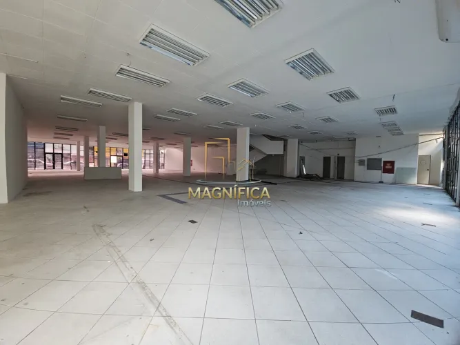Loja - Centro de CuritibaQue tal instalar sua empresa em um magnífico imóvel em um ótimo b