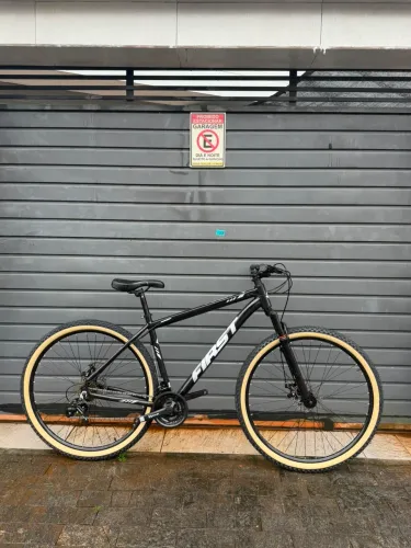 Bicicleta aro 29 alumínio 21 velocidades câmbios shimano 