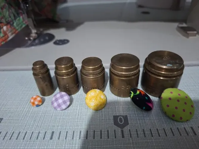 Matriz de forrar botão bombê cadenas