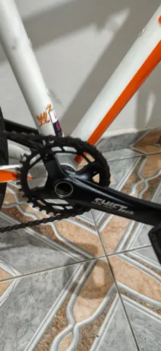 Vendo uma bicicleta aro 29 semi nova pouco meses de uso