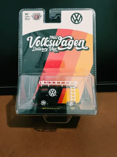 M2 Machines 1960 Volkswagen Delivery Van HS69 Kombi (Não é hotwheels)