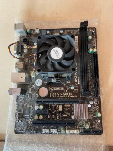 Placa Mãe + 3 Processadores