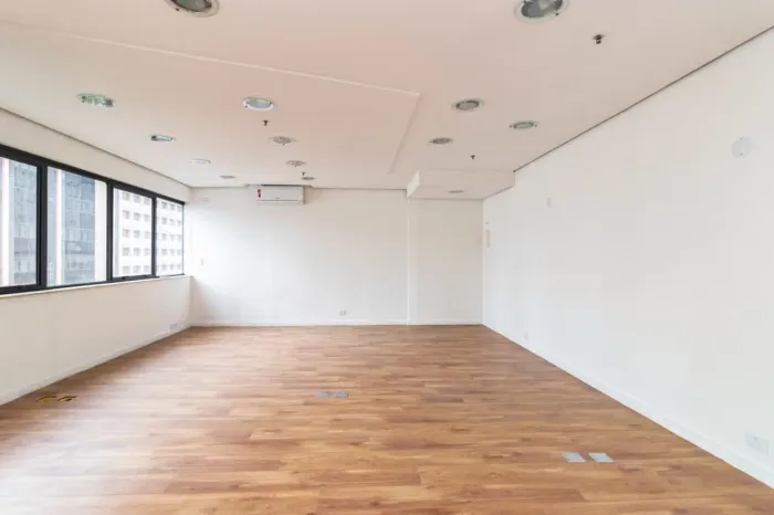 Sala comercial na Rua Maestro Cardim, 354 - Cjs. 64 e 65 120 m²