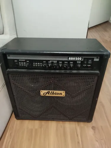 Amplificador para baixo Albion ABH200