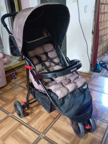 Carrinho de bebê em ótimas condições 