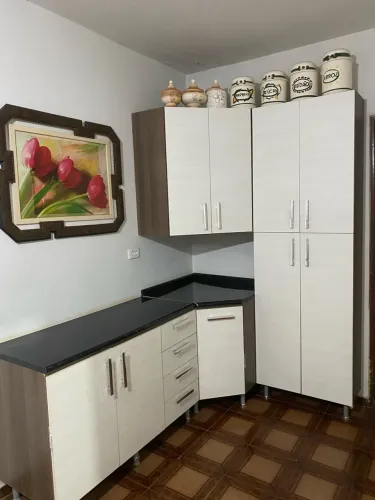 Armário de cozinha completo