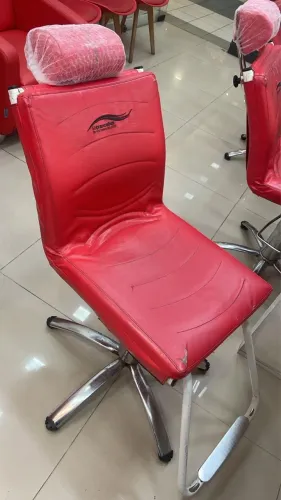 Cadeira designer sobrancelhas e maquiagem