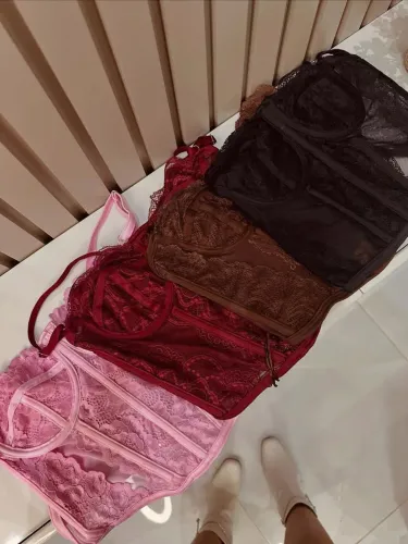 Corselet em Renda disponível. Escolha sua cor