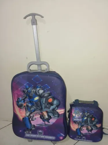 Kit completo escolar pronta entrega mochila e lancheira 3D com 3 rodinhas 