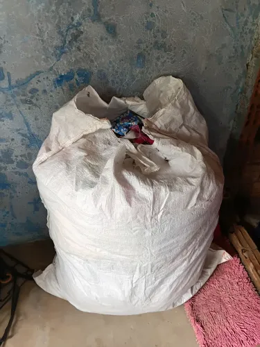 Fardo de roupas para brecho