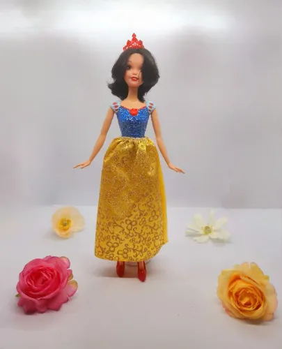 Boneca Princesas Disney - Brilho Mágico - Branca de Neve - Mattel