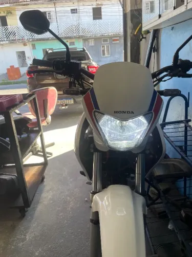 NX 4 Falcon 400 Carburada, Restaurada em perfeitas condições impecável Chance Imperdível
