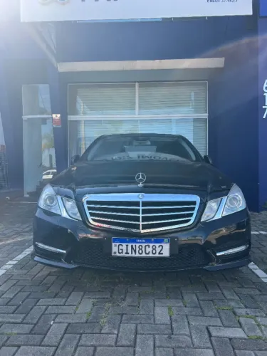 Mercedes-Benz E-500 CGI Guard VR4 5.5 V8 4P 2012