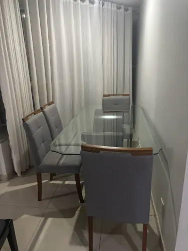 Mesa de jantar 8 lugares mais cadeiras