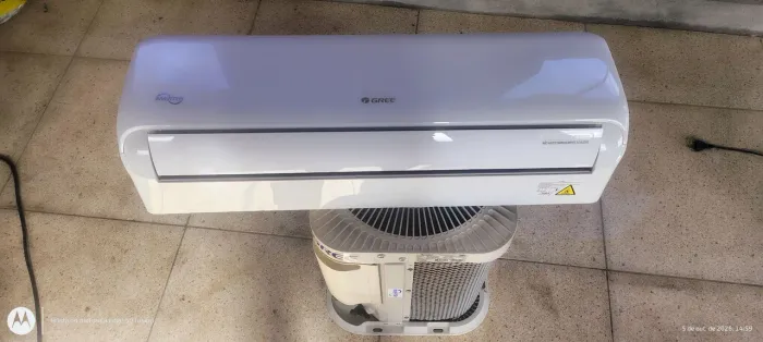 Ar condicionado Gree inverter 12.000 BTUs, semi novo