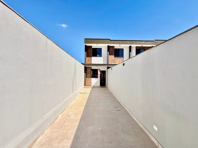 Casa com 2 Quartos à Venda, 132m²