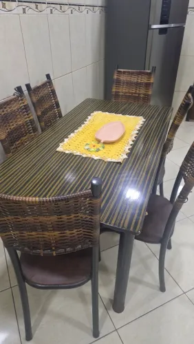 Mesa moderna excelente acabamento 