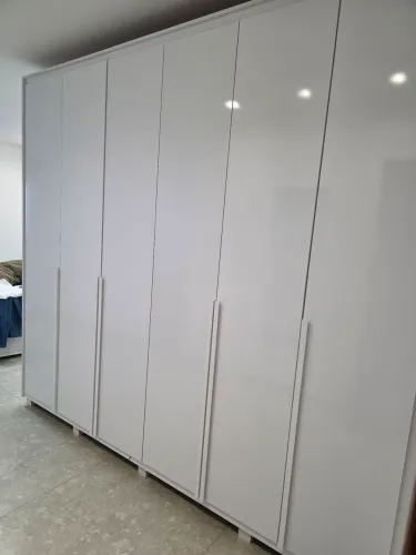 Guarda roupa 6 portas