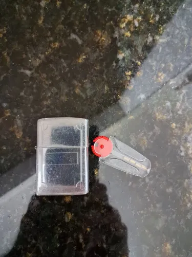 Isqueiro Zippo original.