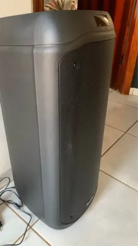 VENDO CAIXA DE SOM BOMBER 8H