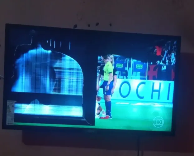 televisão Samsung 32 com defeito 