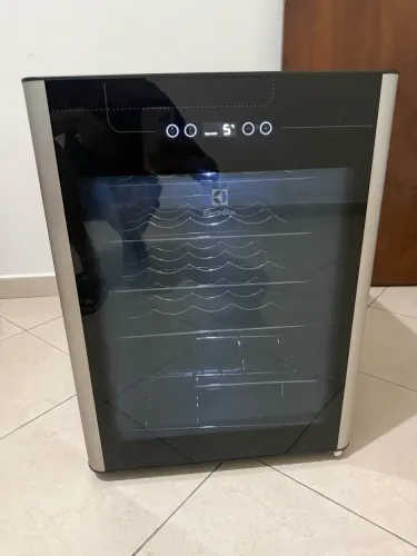 Adega Electrolux