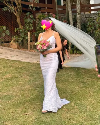 Vestido de noiva semi sereia, todo em renda peça exclusiva acompanha véu e arranjos cabelo