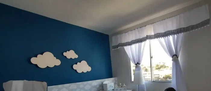 Cortina nuvem azul quarto de bebê