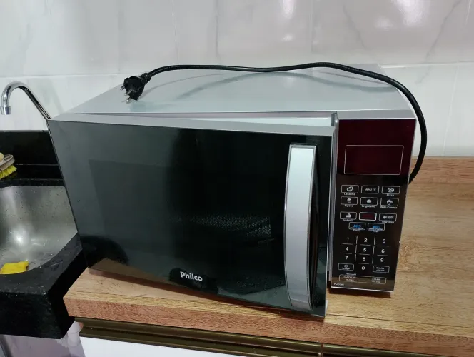 Microondas Philco mais sanduícheira
