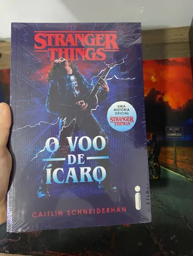 Livro O Voo de Ícaro (história de Eddie Munson) - Stranger Things