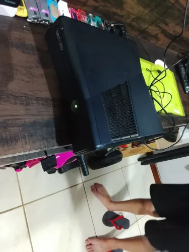 Xbox 360 liga normalmente mas não dá imagem mas está novo