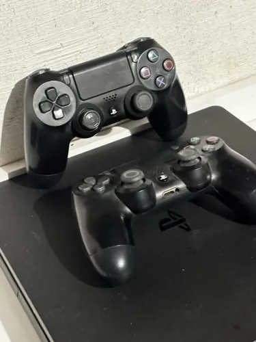 Playstation 4 | 2 controles | 500GB