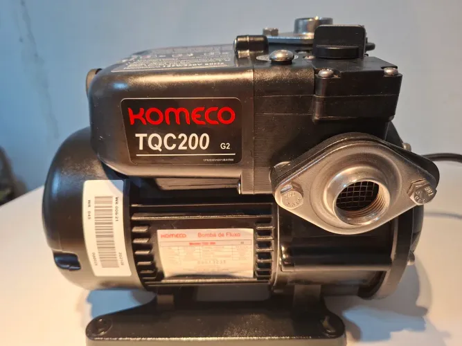 Pressurizadora komeco tqc200 em perfeito funcionamento, silenciosa 