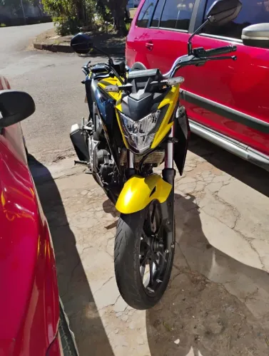 Cb300f zerada com ABS