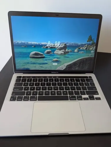 MacBook Pro 13,3? (A2338) em excelente estado de conservação.