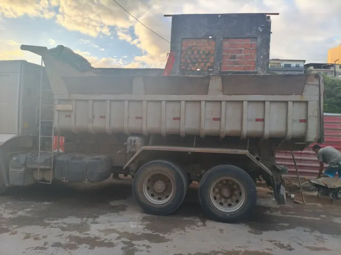Vendo basculante caçamba