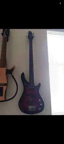 Contra baixo Condor 4 cordas. Troco em guitarra