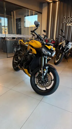 Triumph Street Triple 765 RS 2024