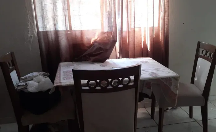 Cadeiras e Mesa de sala de Jantar