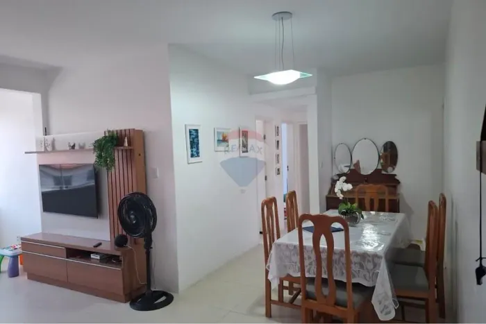 Vende apartamento com 3/4 no Condomínio Marsielli - Salgado Filho