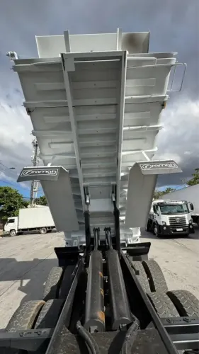 Traçado na caçamba sem uso Axor 3344