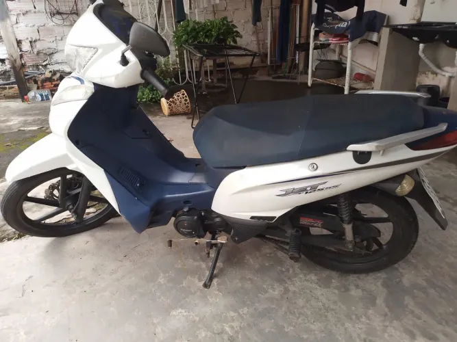 Vendo uma Moto