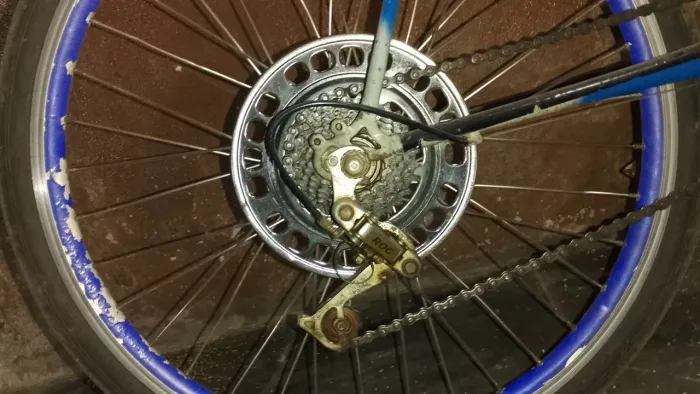 Bicicleta ? de corrida aro 26 com 21 marchas,toda revisada e quase td Shimano, só montar 