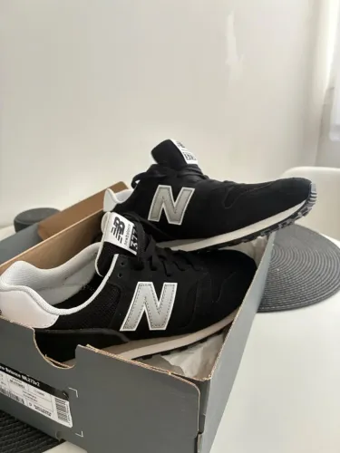 NEW BALANCE 373 TÊNIS - PRETO / CINZA
