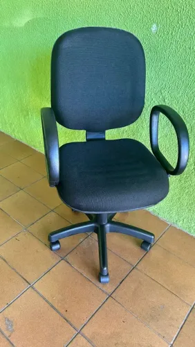 Vendemos cadeira de escritório giratória reformadas