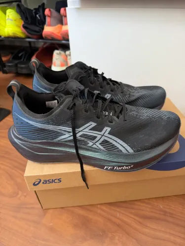 Tênis asics megablast tamanho 42