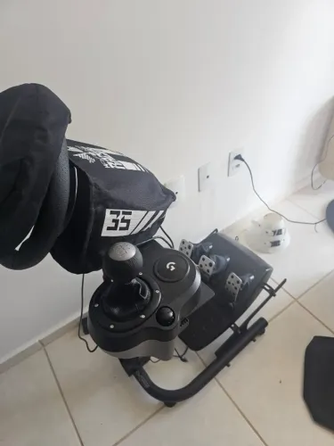 Kit Completo Sim Racing Logitech G29 SE + Câmbio + Suporte, 1 mês de uso, garantia até jul