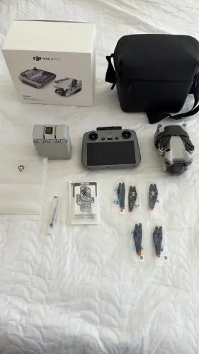 DJI Mini 4 Pro - Combo Fly More Plus