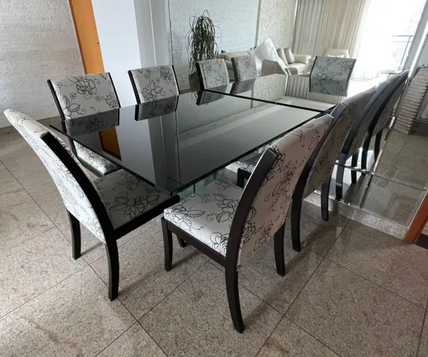 Mesa de jantar com 5 cadeiras