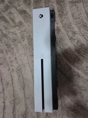 Xbox one S 1TB + Controle